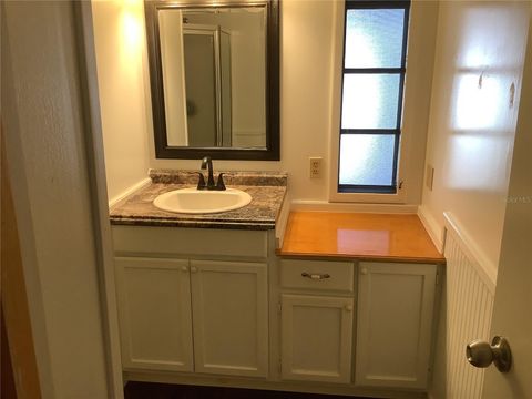 Manufactured Home in DADE CITY FL 34928 HAWKIOWA ROAD 28.jpg