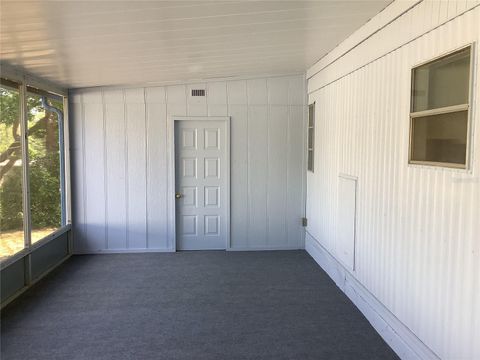 Manufactured Home in DADE CITY FL 34928 HAWKIOWA ROAD 16.jpg
