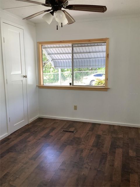 Manufactured Home in DADE CITY FL 34928 HAWKIOWA ROAD 42.jpg