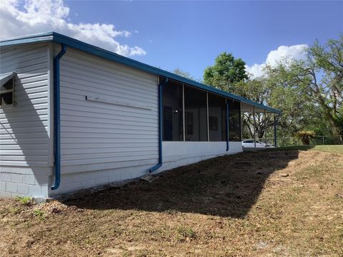 Manufactured Home in DADE CITY FL 34928 HAWKIOWA ROAD 7.jpg