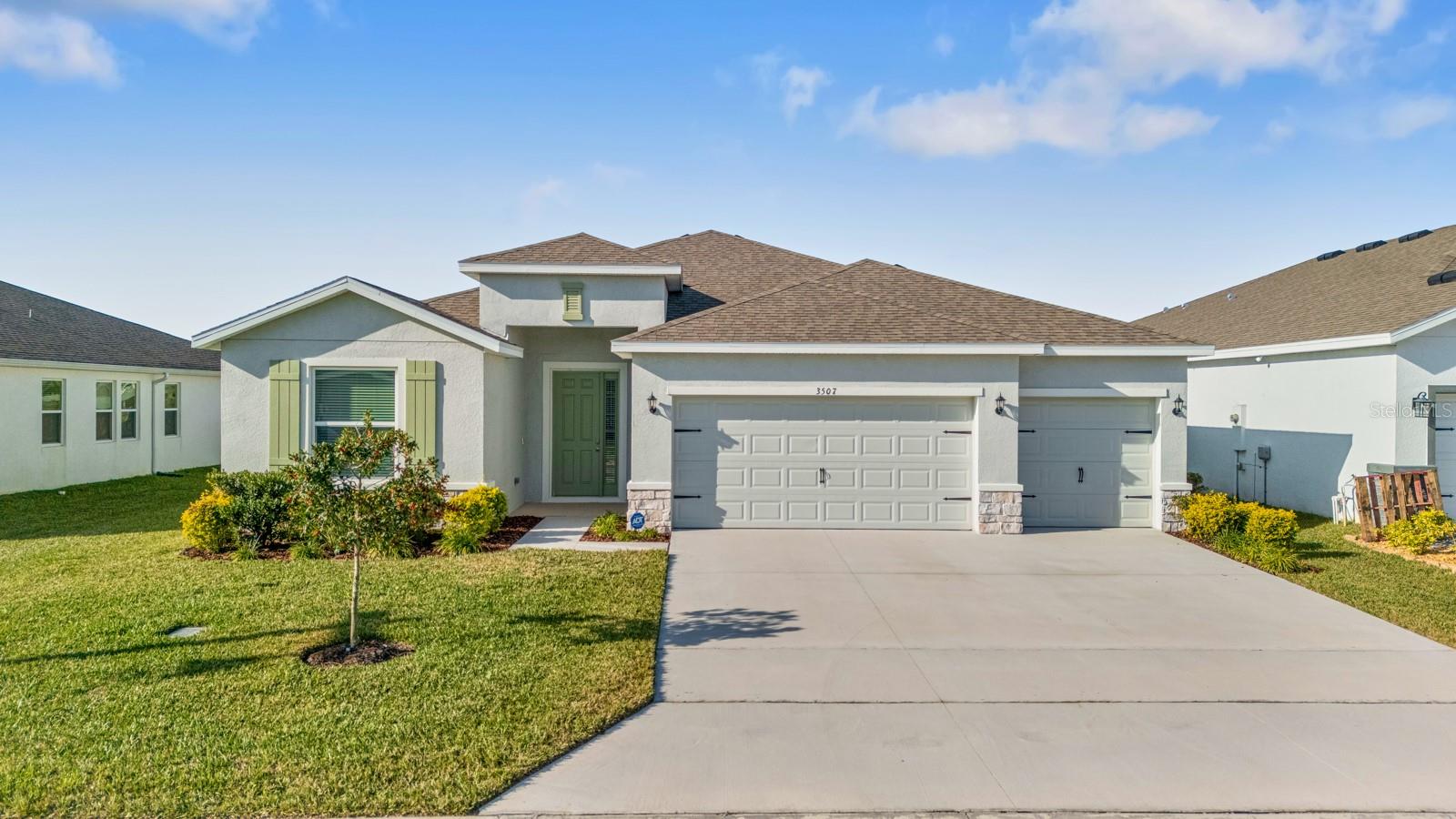 3507 Golden Wheat Ln, Plant City, FL 33565