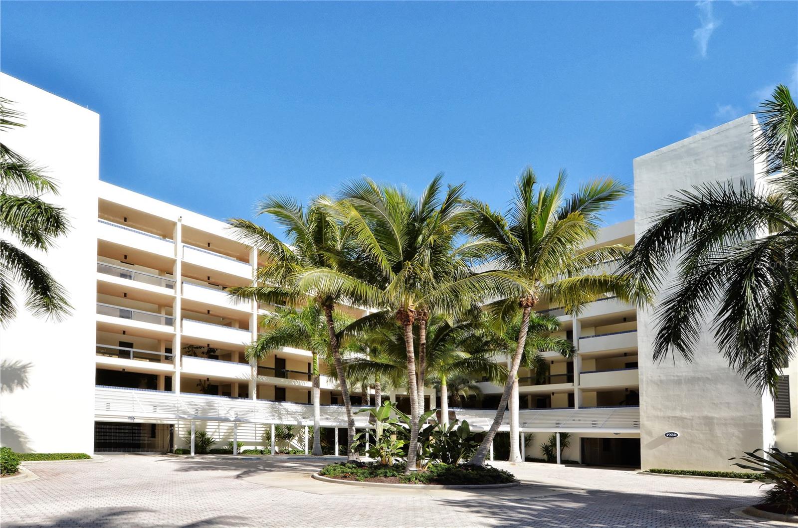 1930 Harbourside Dr, Longboat Key, FL 34228