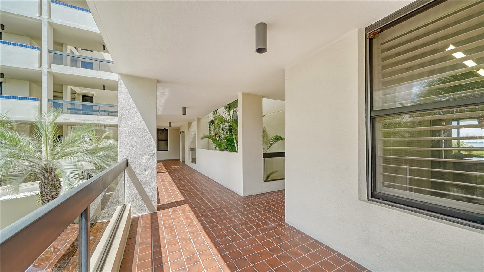 1930 Harbourside Dr #122, Longboat Key, FL 34228 photo