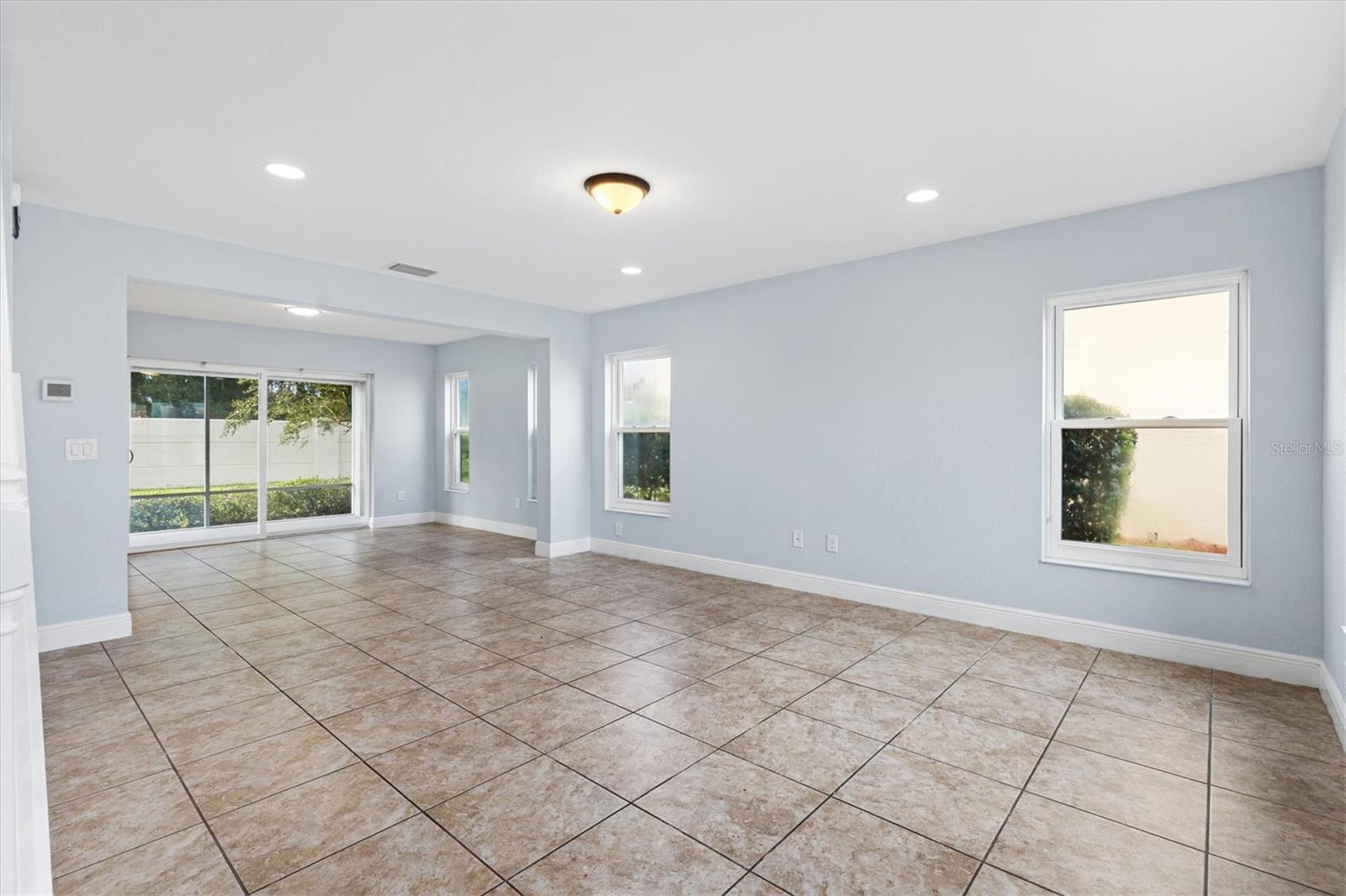 5032 Neptune Cir, Oxford, FL 34484 photo