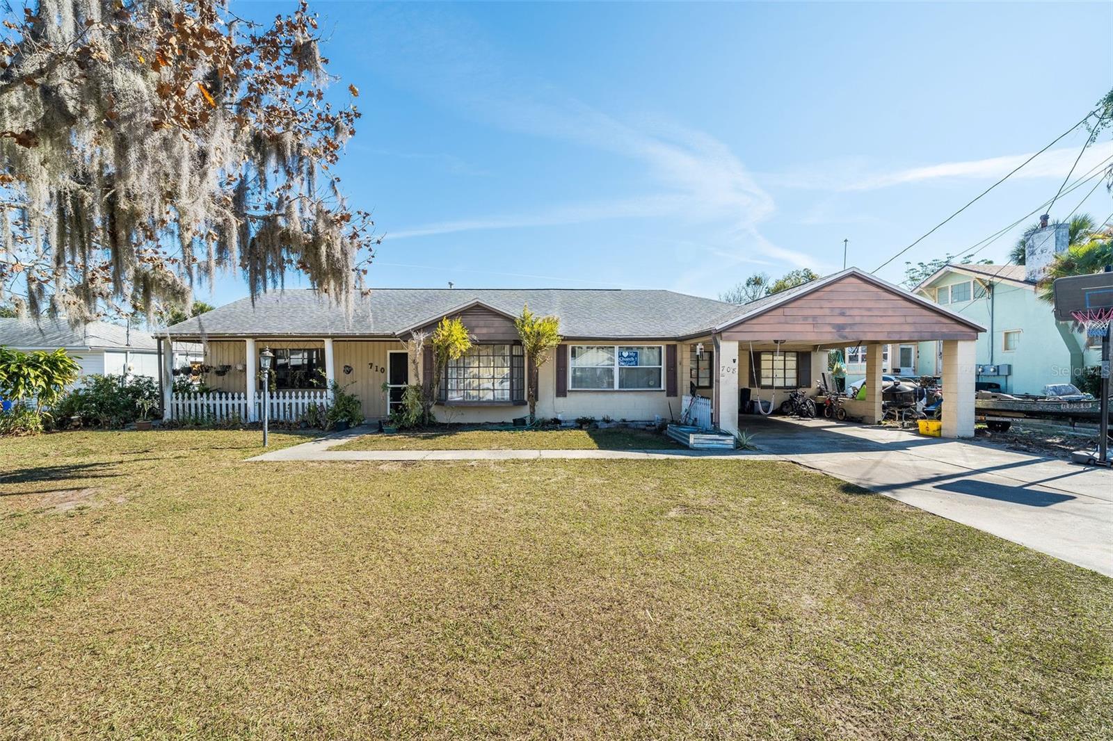708 Saint Clair Abrams Ave, Tavares, FL 32778