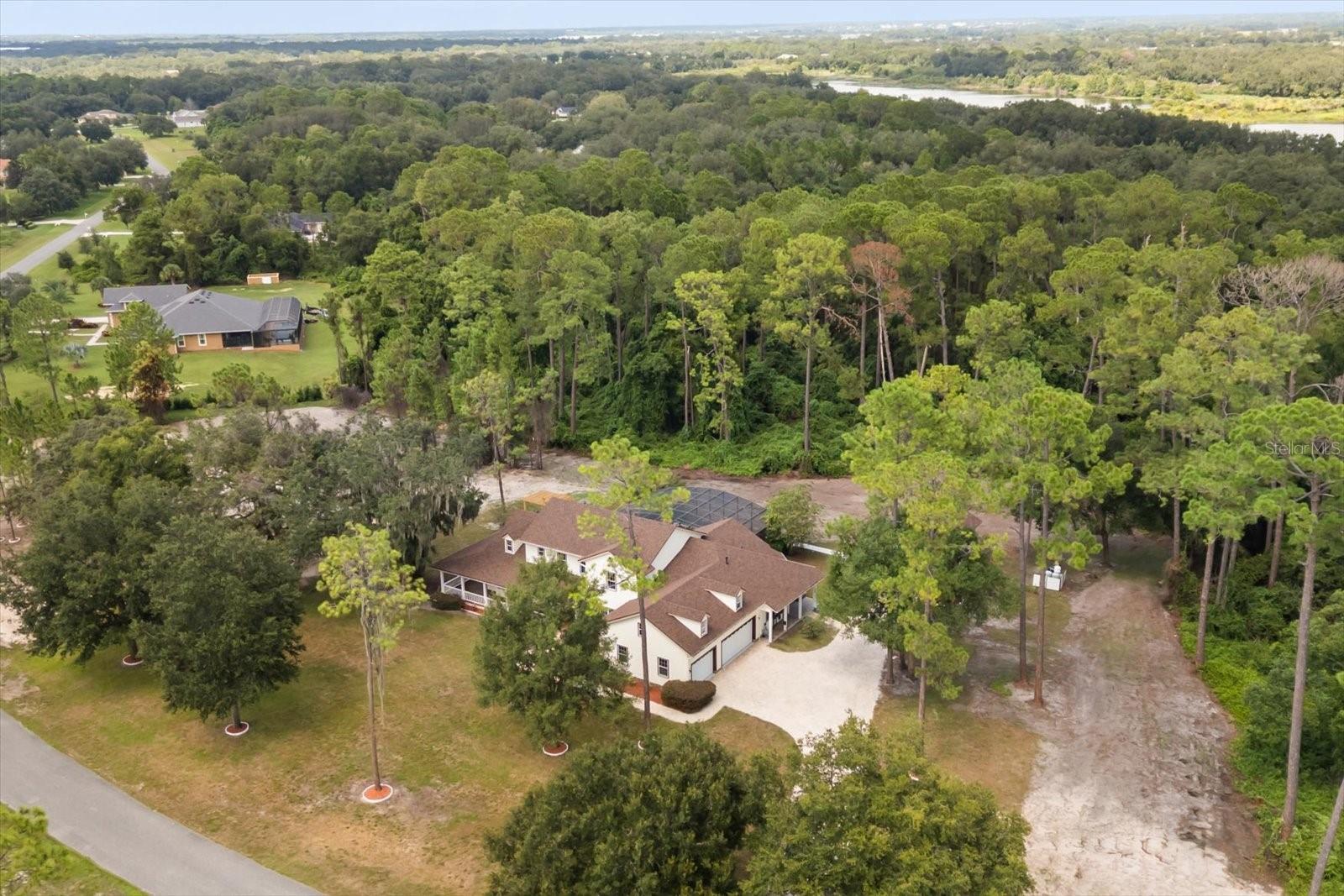 27012 Grand Oak Ln, Tavares, FL 32778 photo
