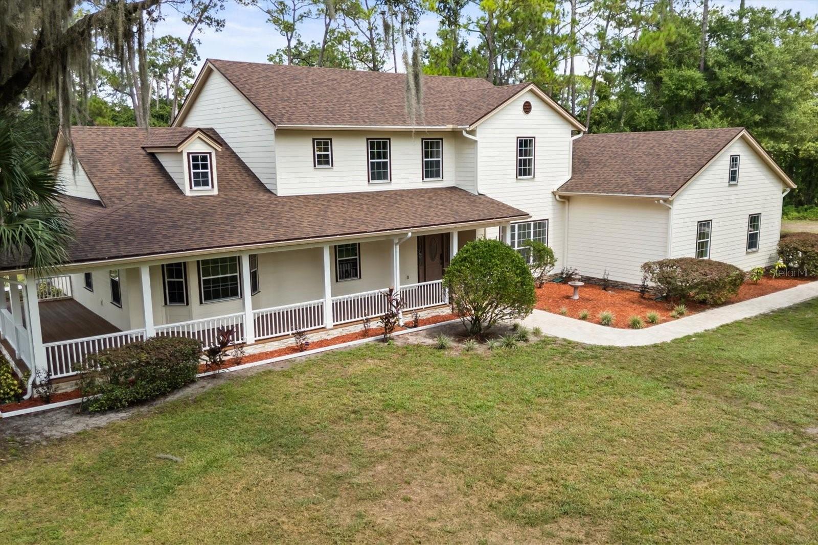 27012 Grand Oak Ln, Tavares, FL 32778 photo