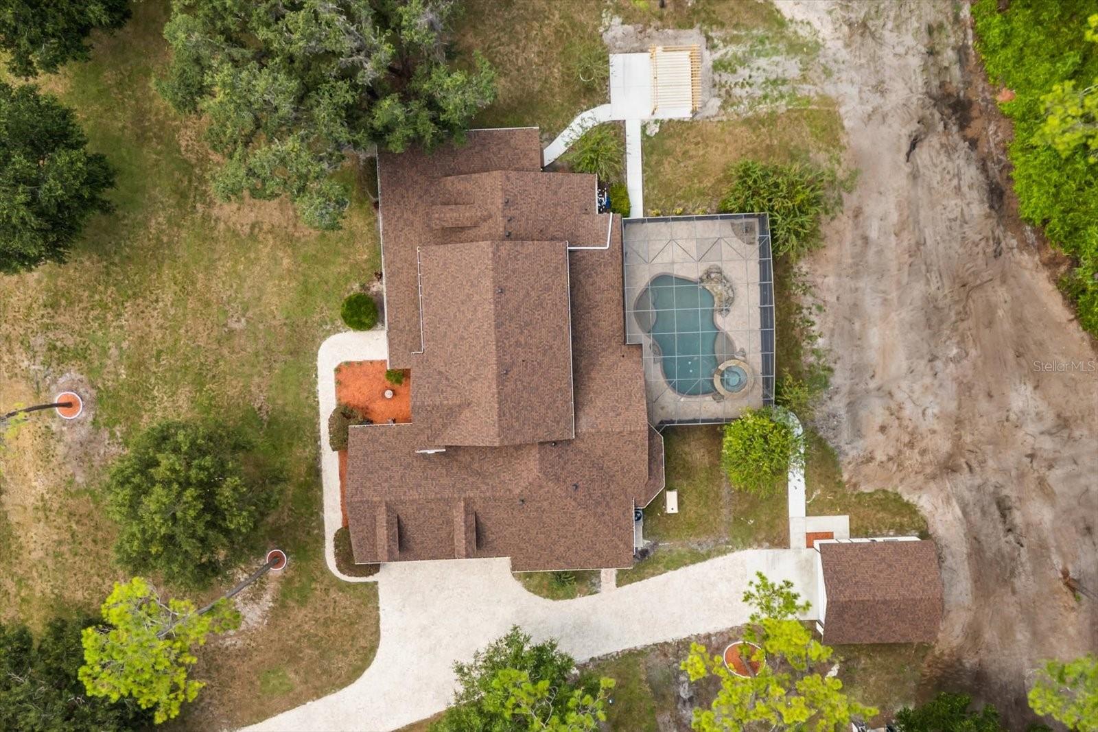 27012 Grand Oak Ln, Tavares, FL 32778 photo