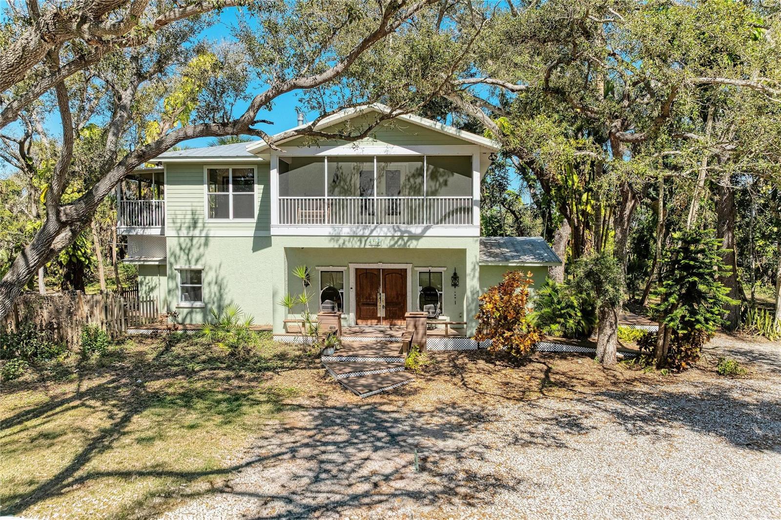 820 Elm St, Englewood, FL 34223