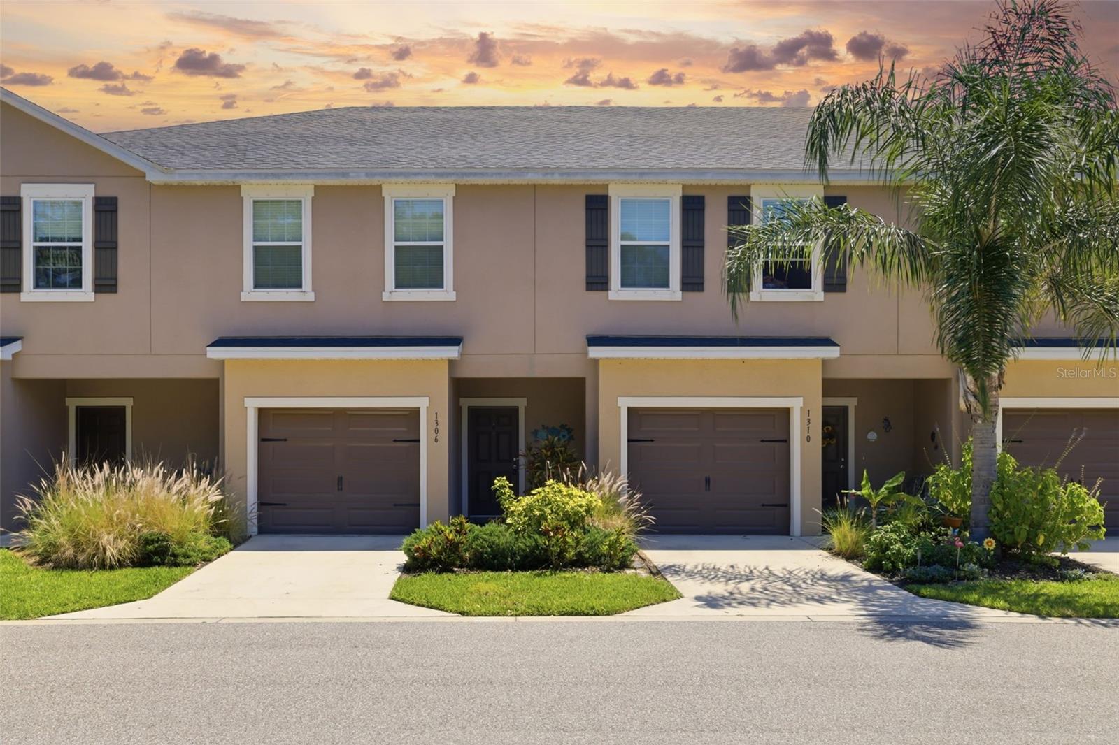 1306 Grantham Dr, Sarasota, FL 34234