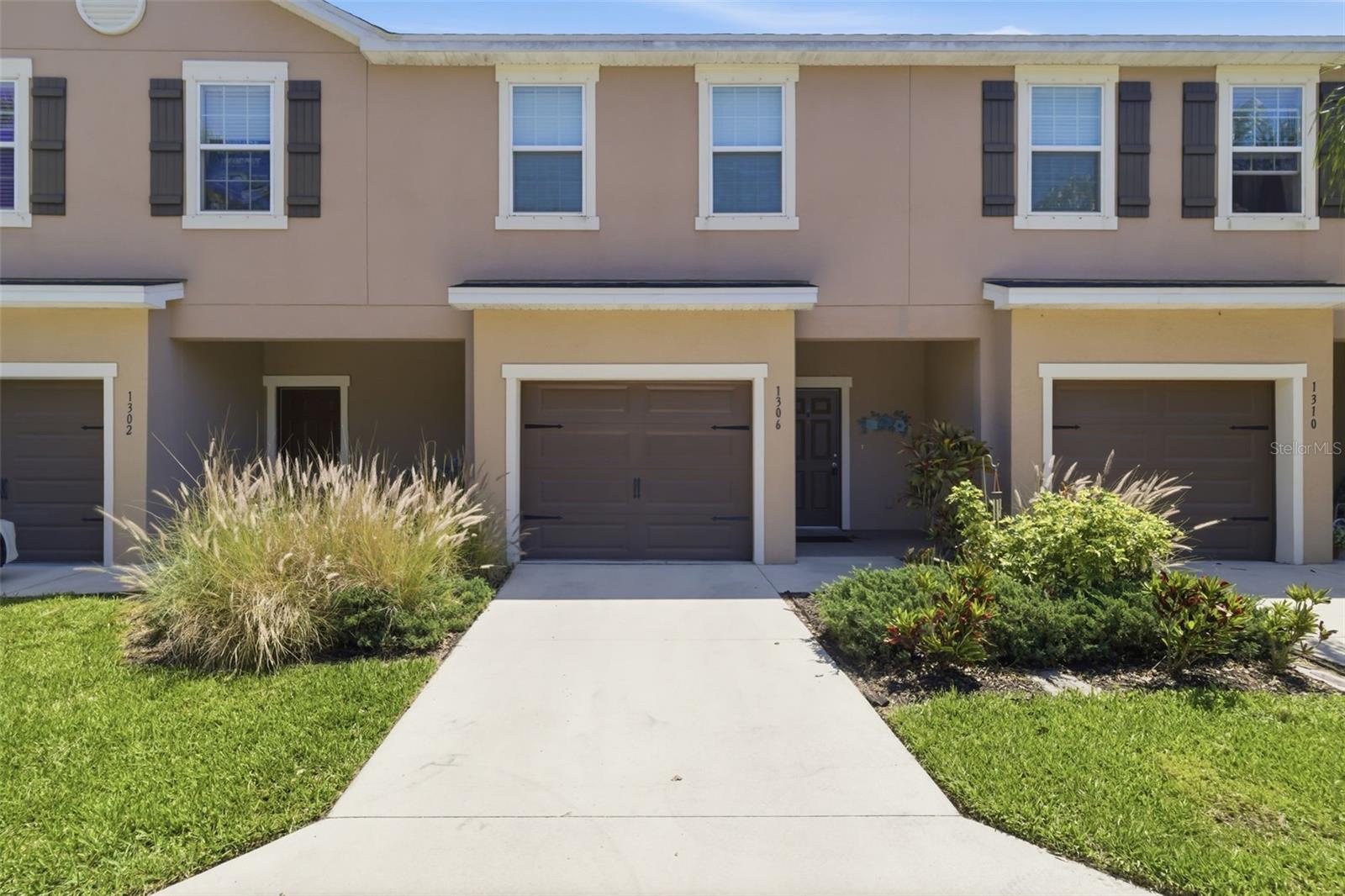 1306 Grantham Dr, Sarasota, FL 34234 photo