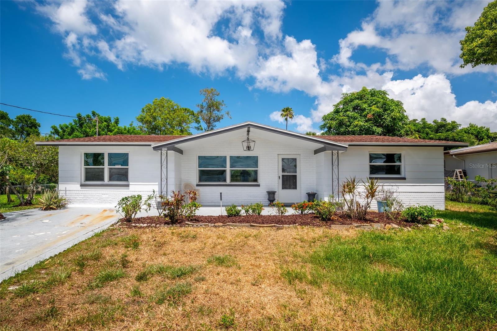 1010 Gulf Rd, Tarpon Springs, FL 34689