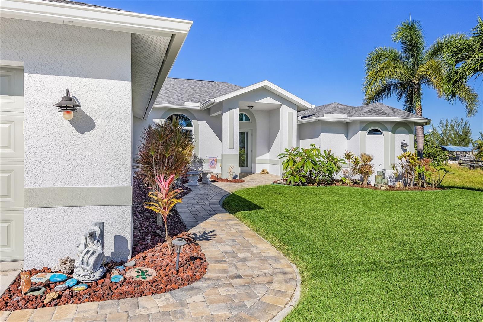430 NW 39 Ave, Cape Coral, FL 33993 photo