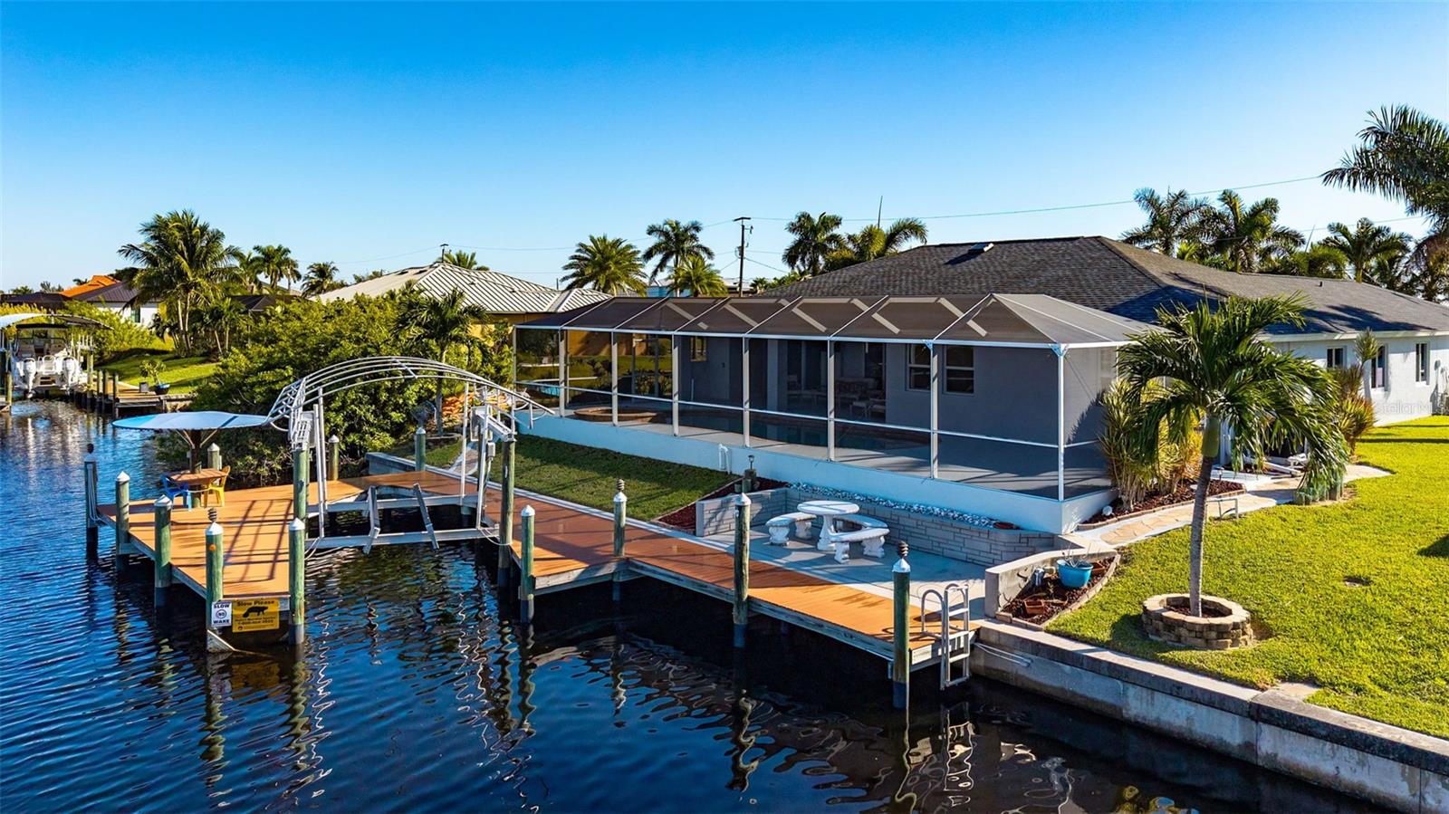 430 39 Ave, Cape Coral, FL 33993