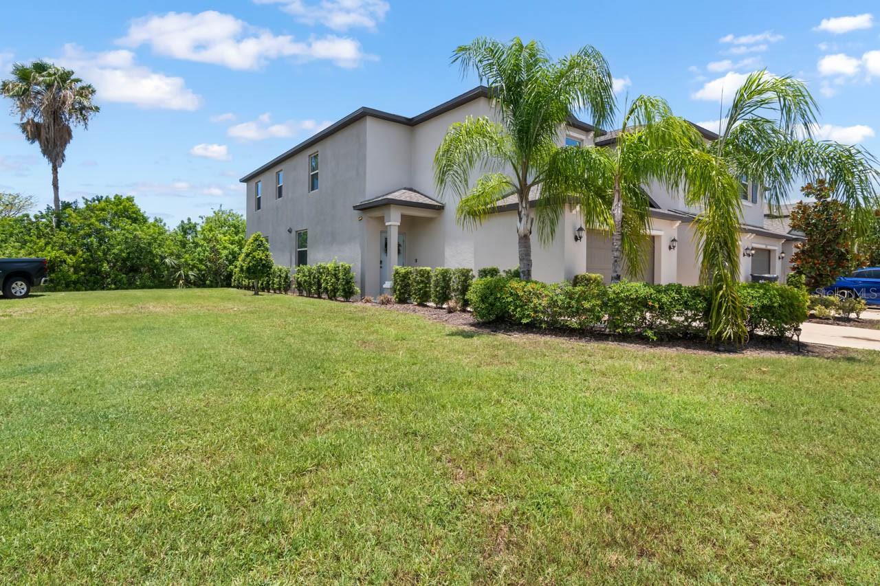 635 Royal Empress Dr, Ruskin, FL 33570 photo
