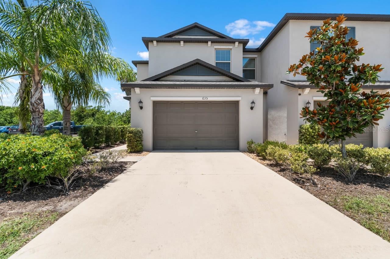 635 Royal Empress Dr, Ruskin, FL 33570