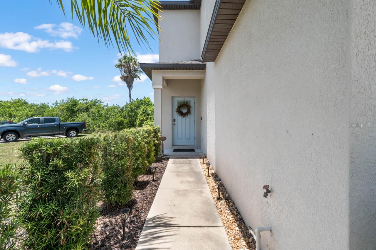 635 Royal Empress Dr, Ruskin, FL 33570 photo