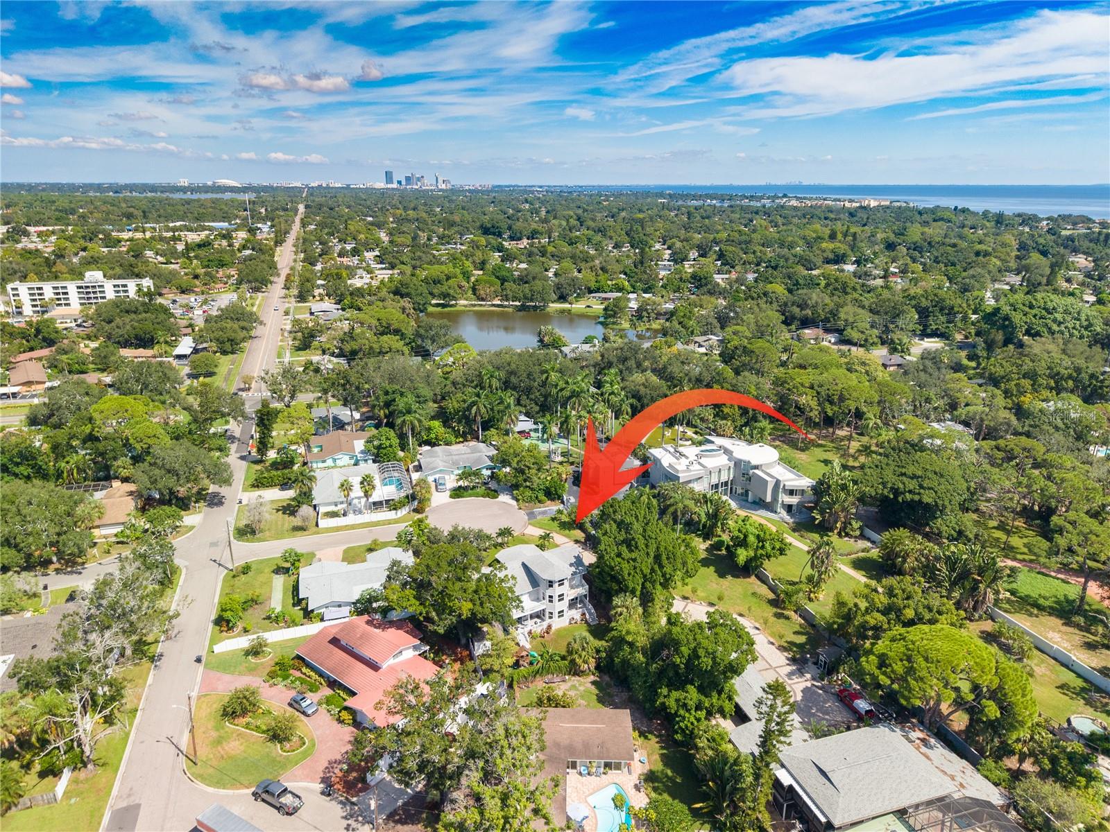 874 Serpentine Dr, Saint Petersburg, FL 33705 photo