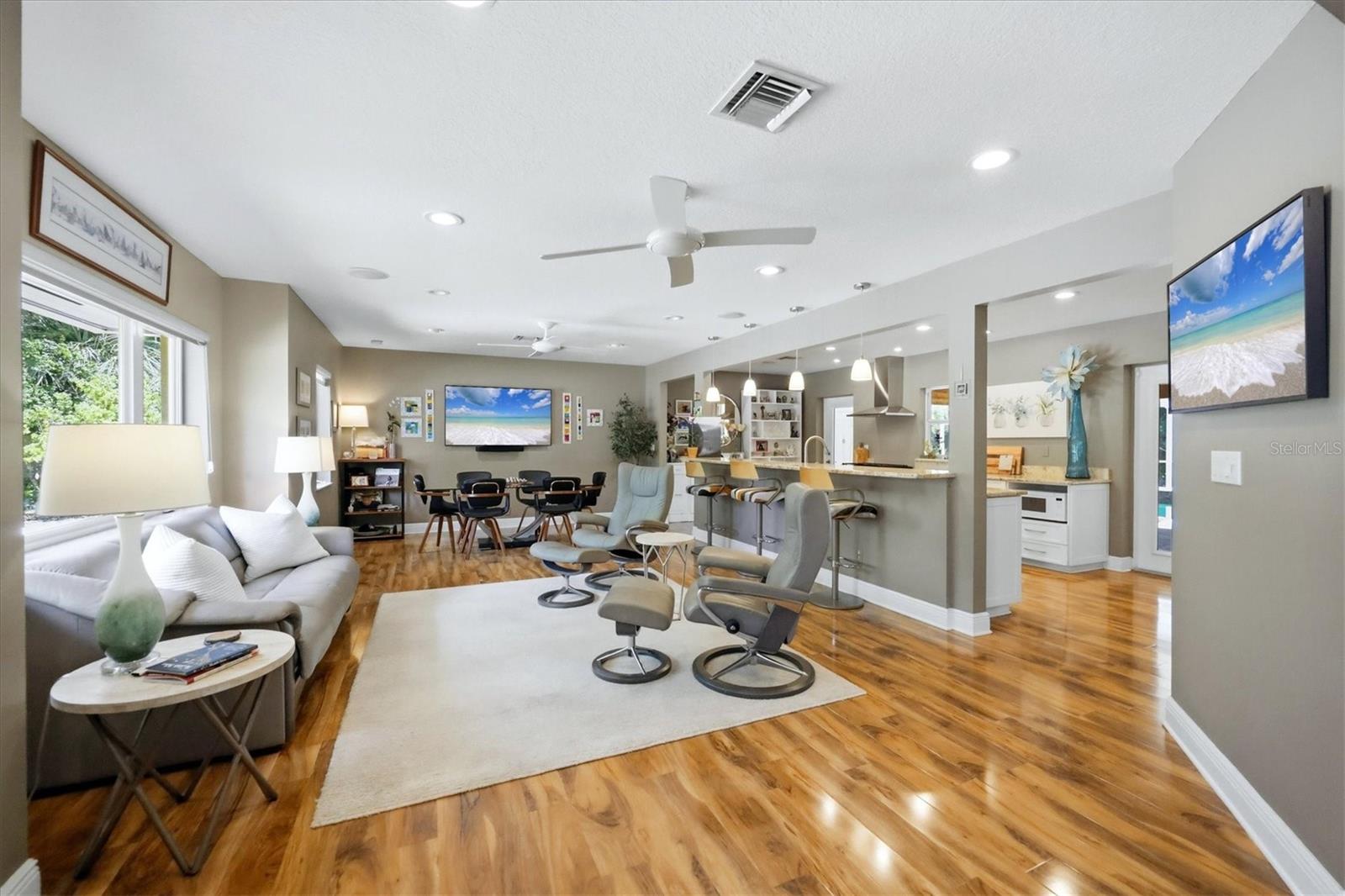 942 Virginia Dr, Sarasota, FL 34234 photo