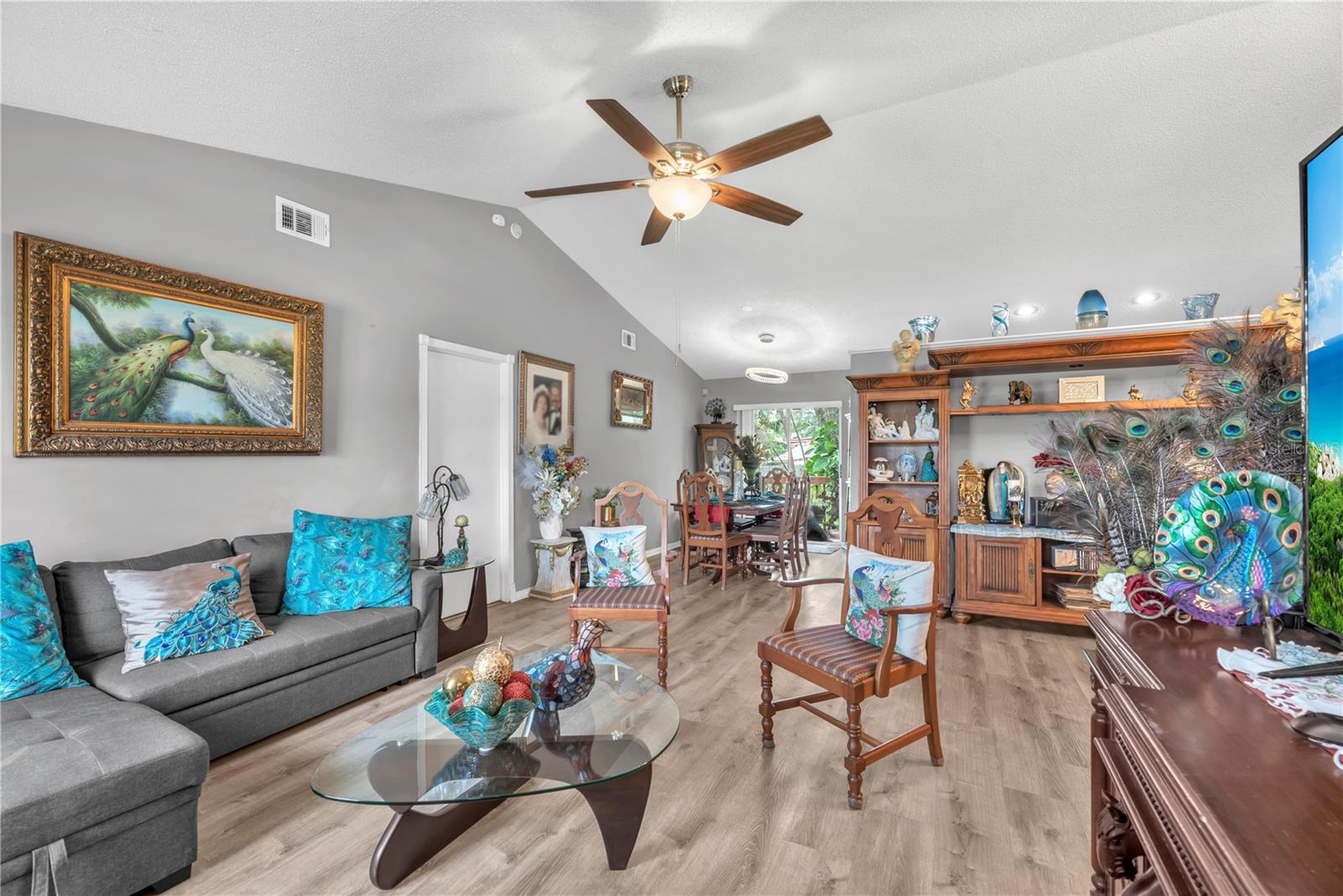 2114 W Hanna Ave, Tampa, FL 33604 photo