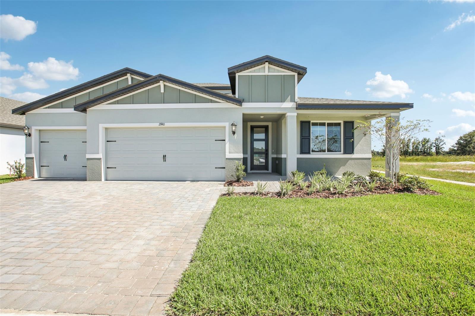 1740 Draughton Dr, Zephyrhills, FL 33541