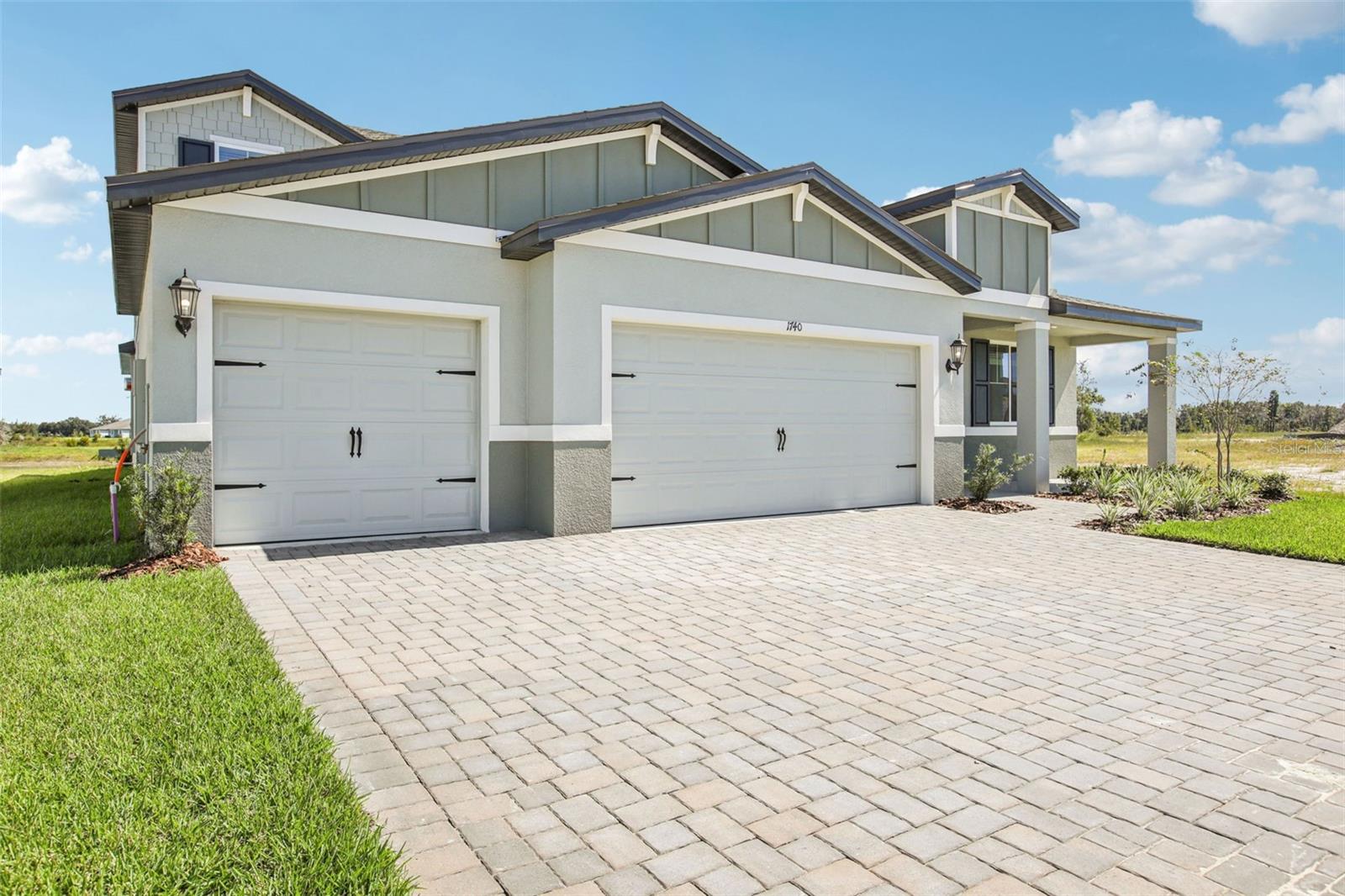 1740 Draughton Dr, Zephyrhills, FL 33541 photo