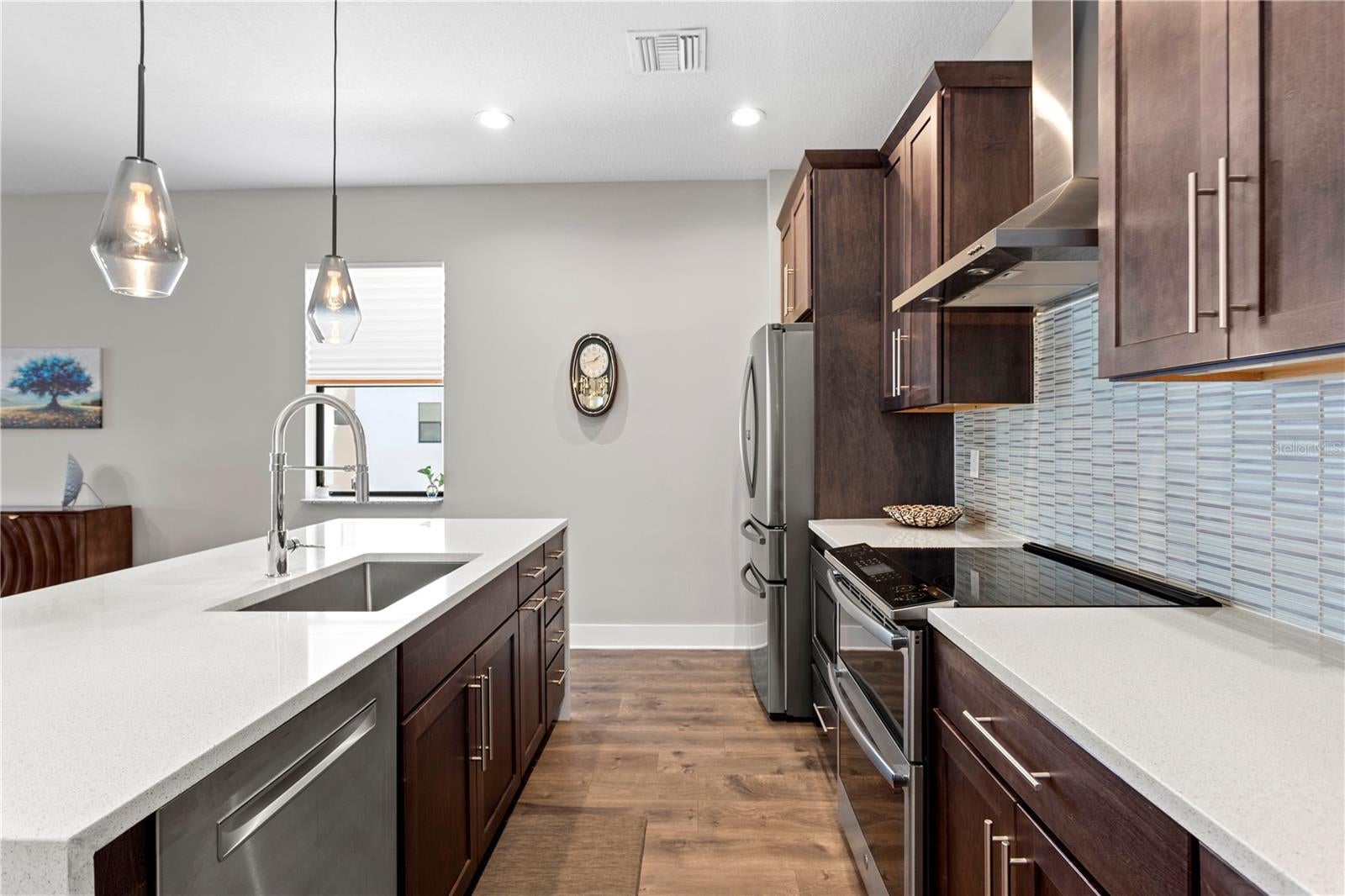 2521 11 Pl, Saint Petersburg, FL 33713 photo