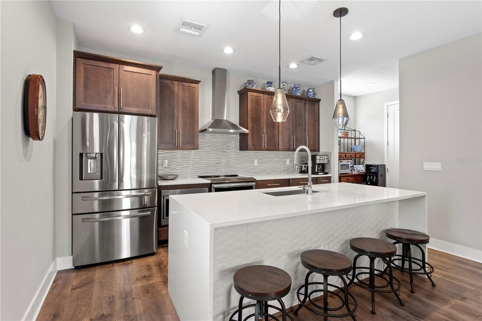 2521 11 Pl, Saint Petersburg, FL 33713 photo