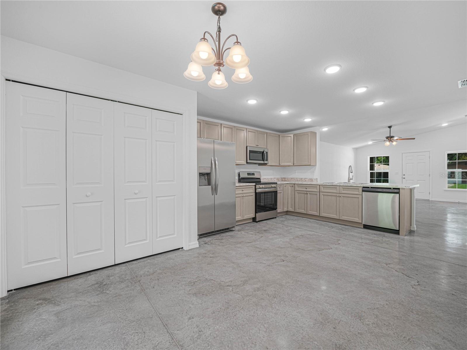 118 Highland Ave, Auburndale, FL 33823 photo