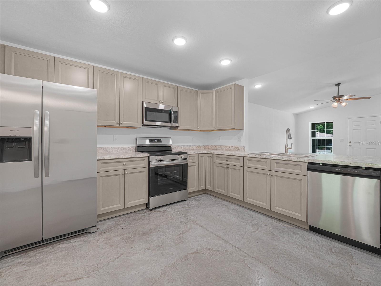 118 Highland Ave, Auburndale, FL 33823 photo