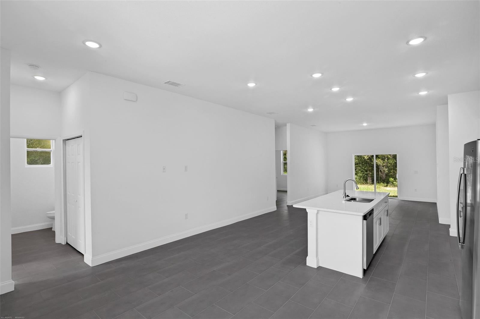 22403 SW Rainbow Lake Blvd, Dunnellon, FL 34431 photo
