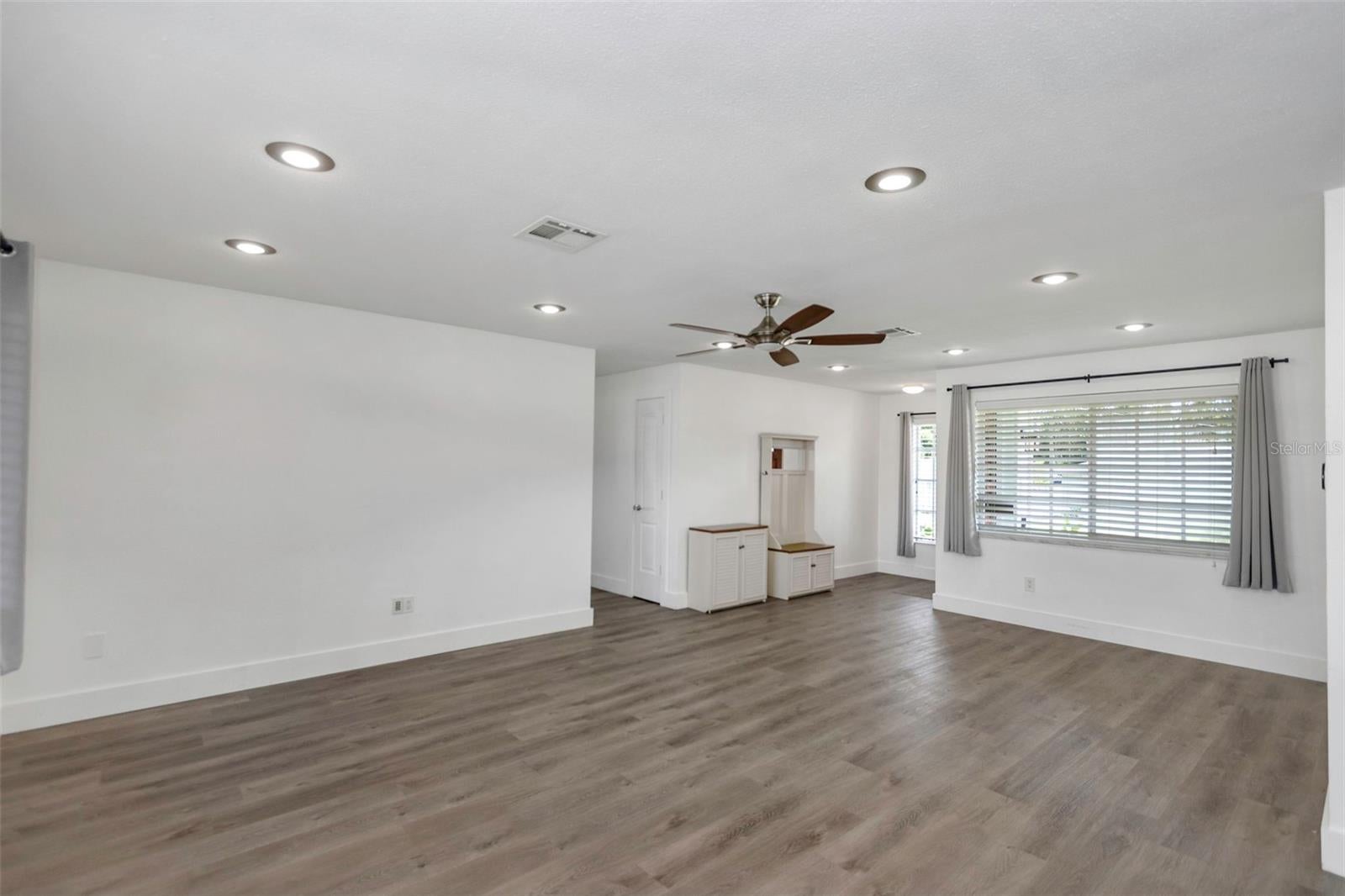 1071 Suemar Rd, Dunedin, FL 34698 photo
