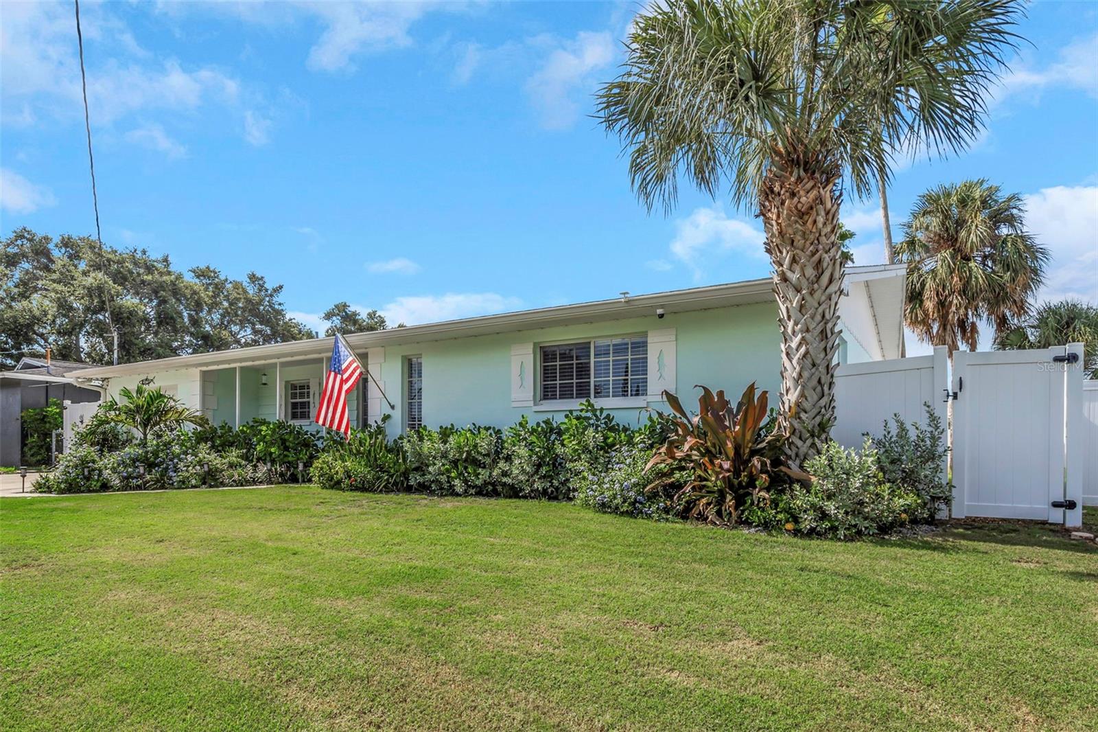 1071 Suemar Rd, Dunedin, FL 34698 photo