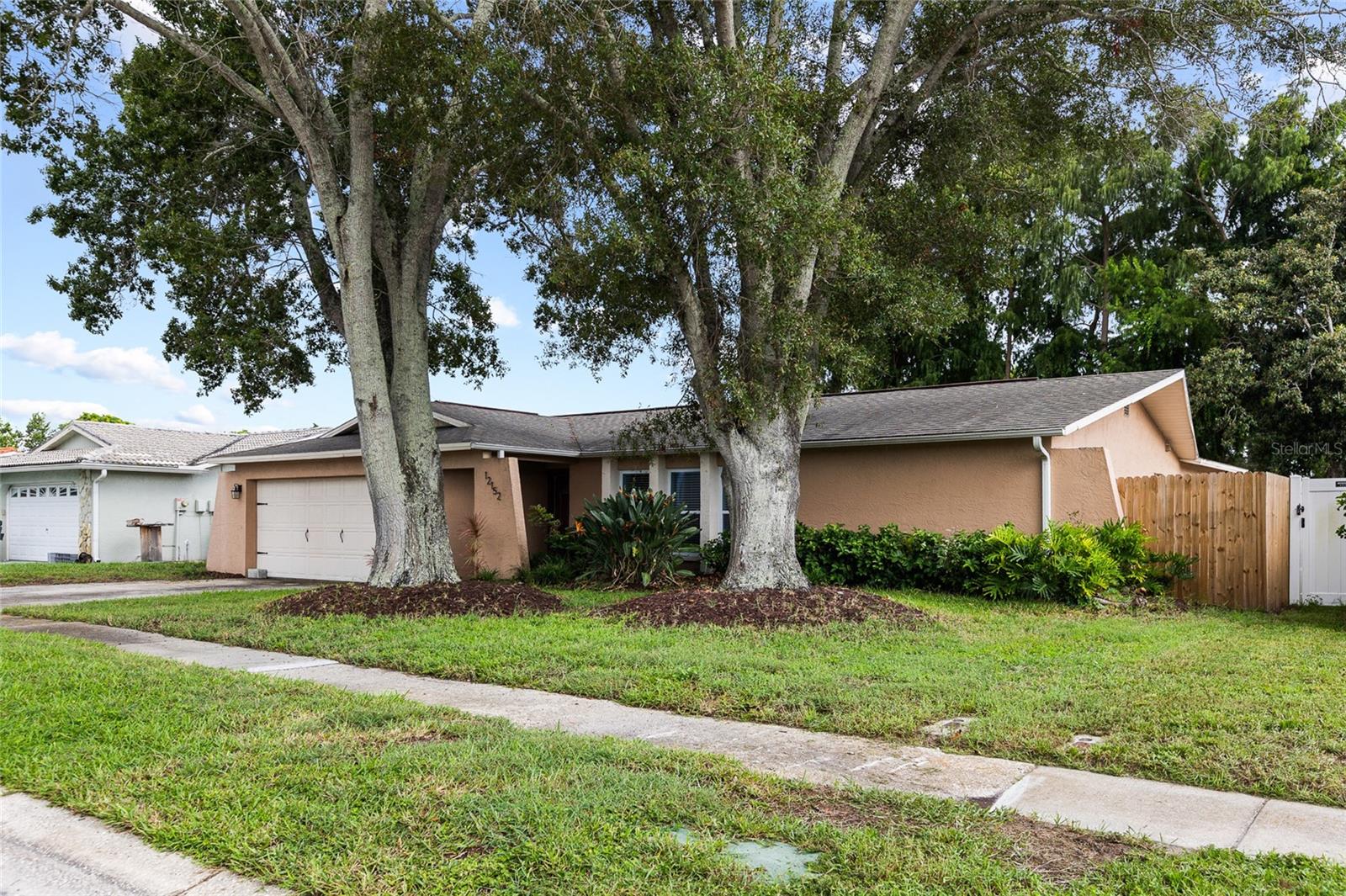12152 Bonnie Terrace, Seminole, FL 33772 photo