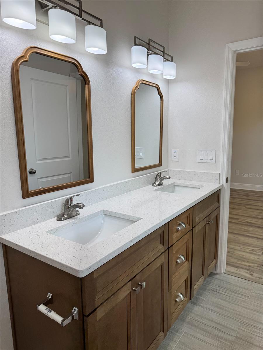 Single Family Residence in DADE CITY FL 13532 14TH STREET 51.jpg
