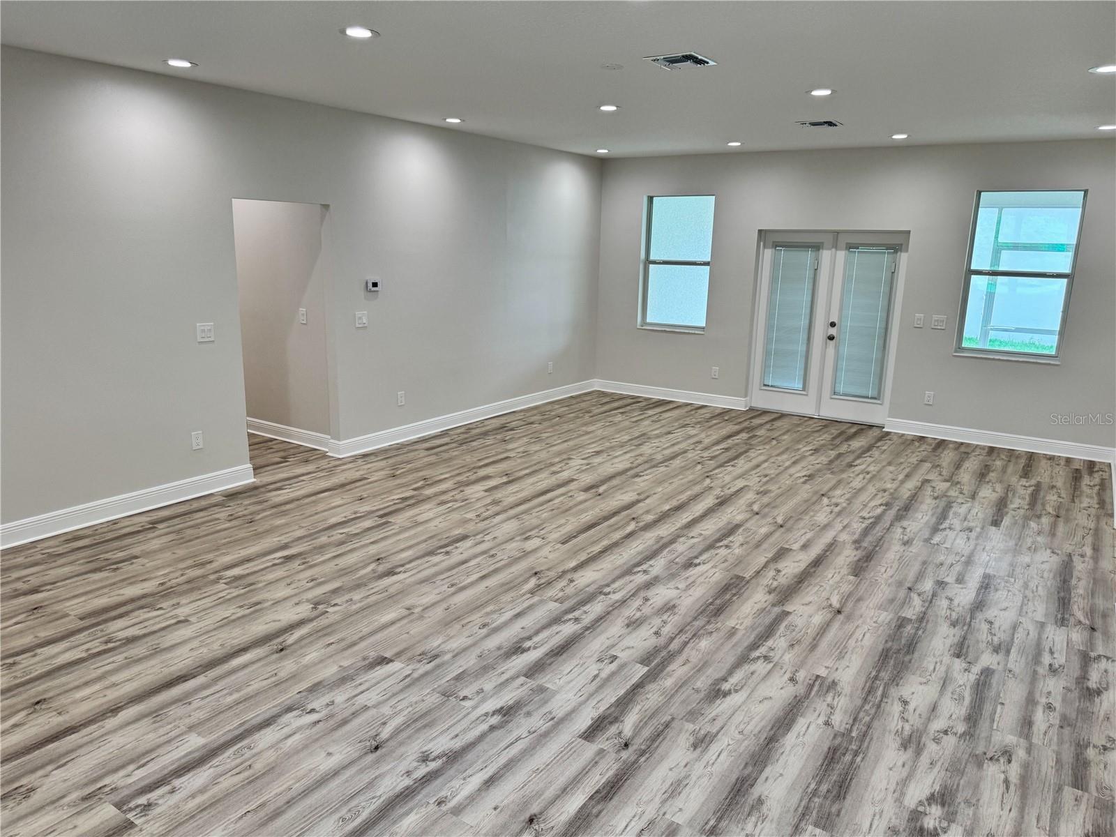 Single Family Residence in DADE CITY FL 13532 14TH STREET 26.jpg