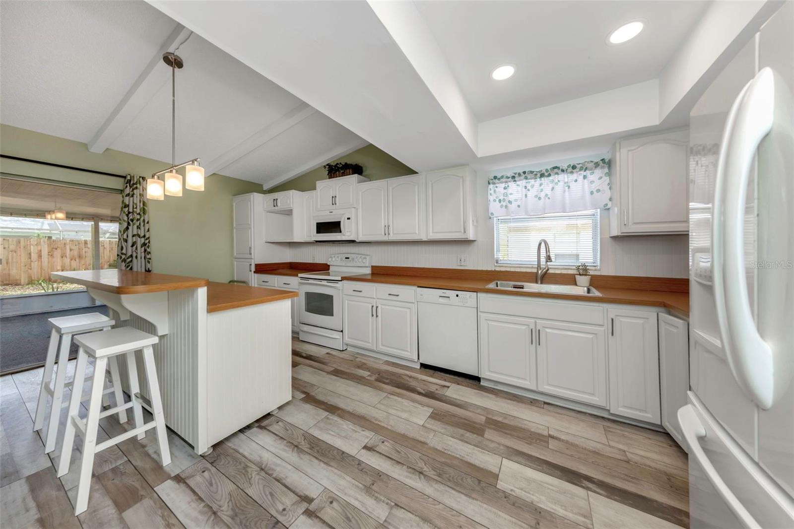 17704 Rivendel Rd, Lutz, FL 33549 photo