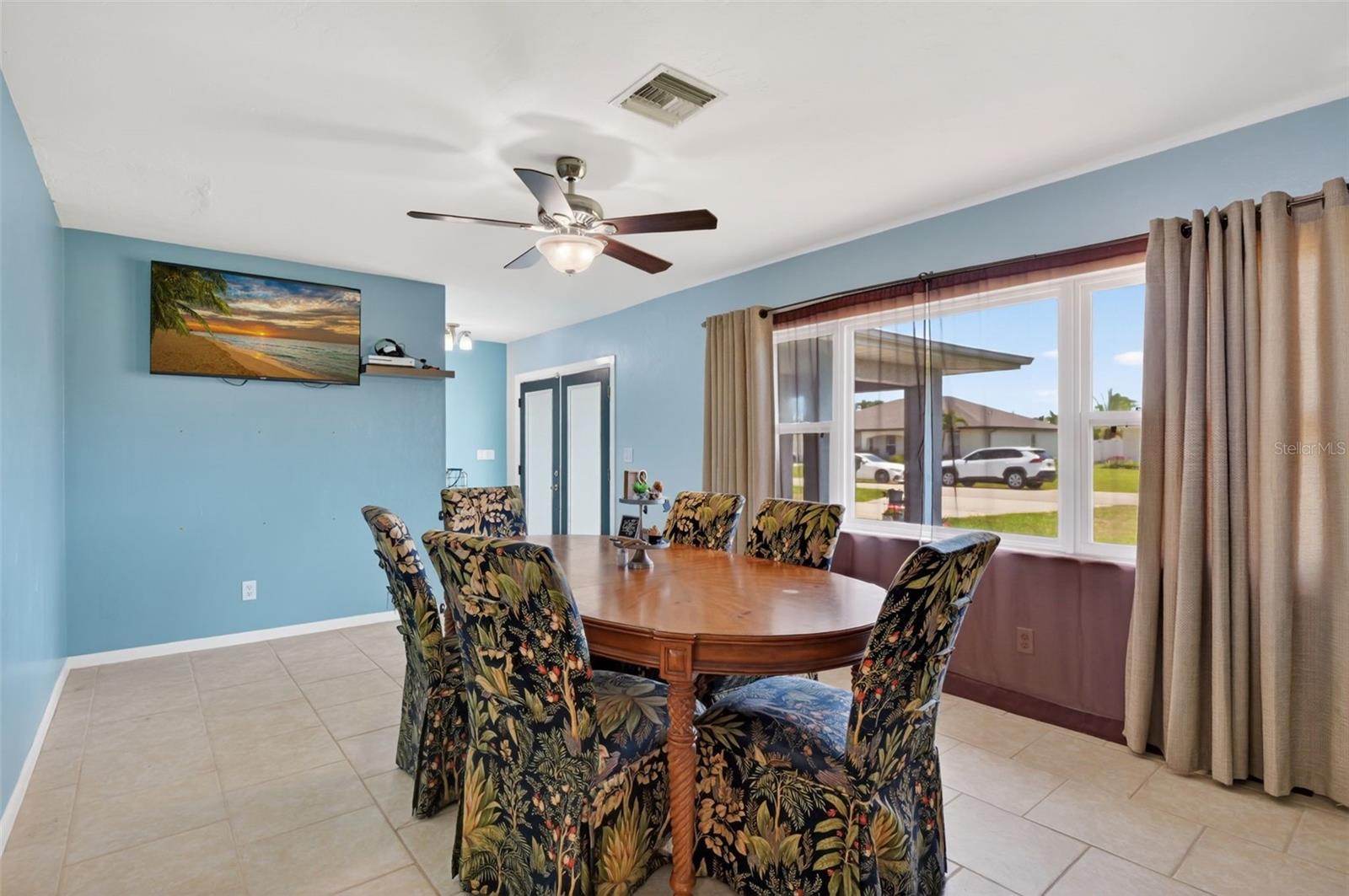 1305 SE 37 Terrace, Cape Coral, FL 33904 photo