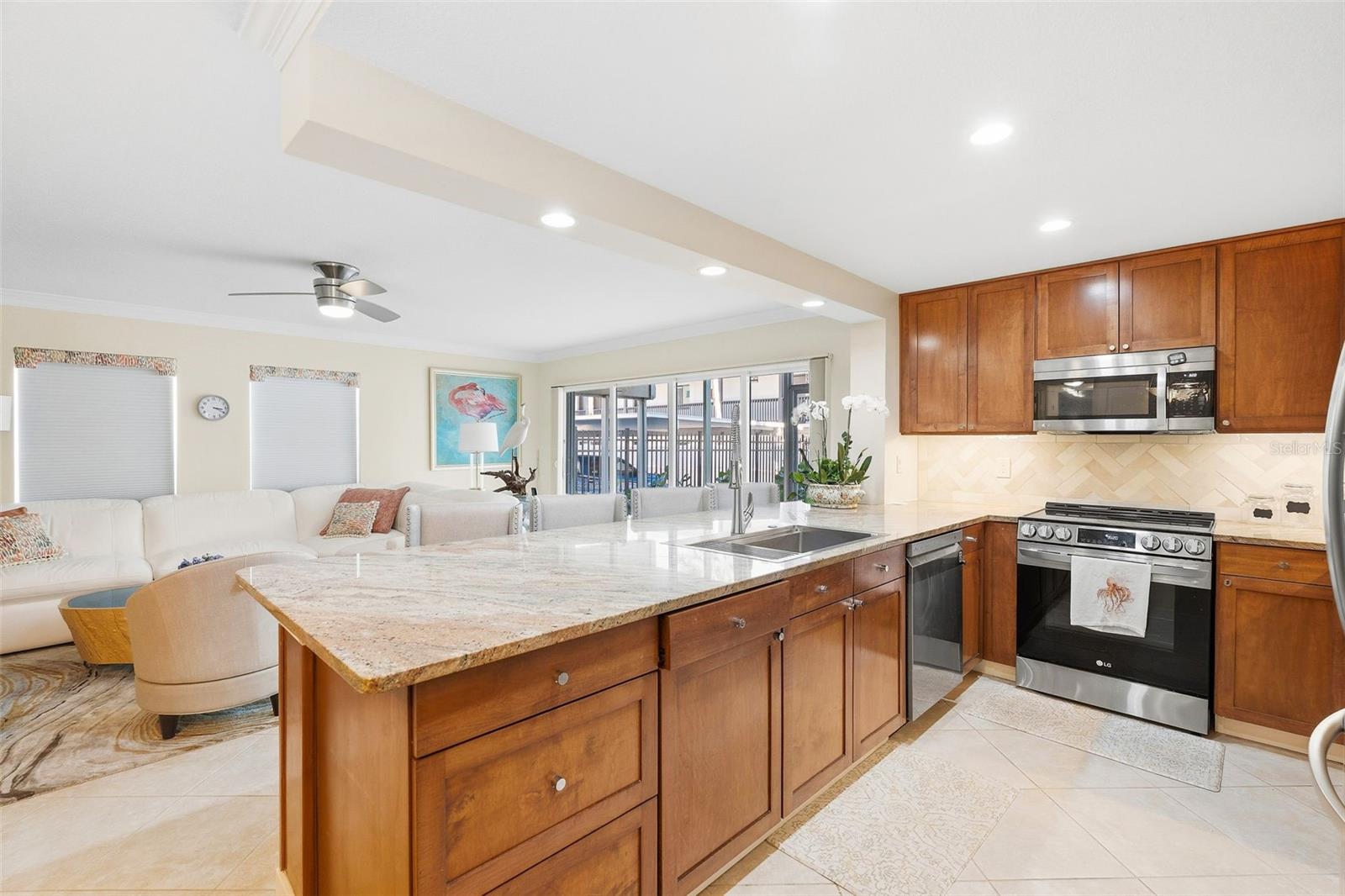 800 Benjamin Franklin Dr #110, Sarasota, FL 34236 photo