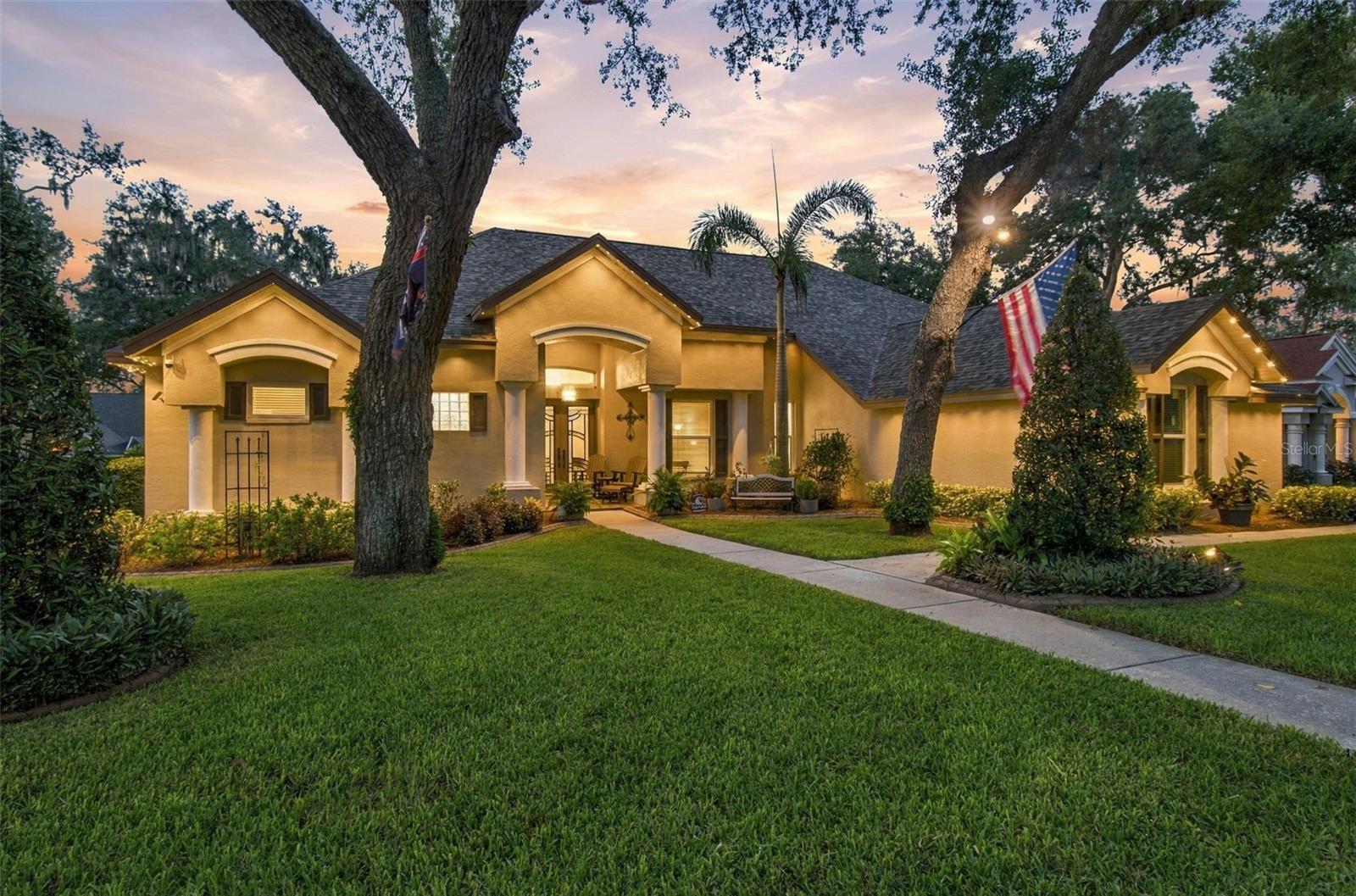 5105 Sylvan Oaks Dr, Valrico, FL 33596