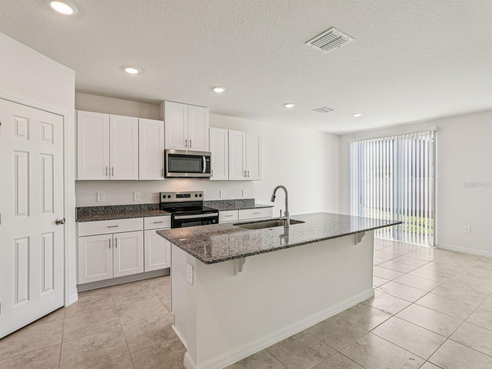 1380 Oak Valley Dr, Auburndale, FL 33823 photo