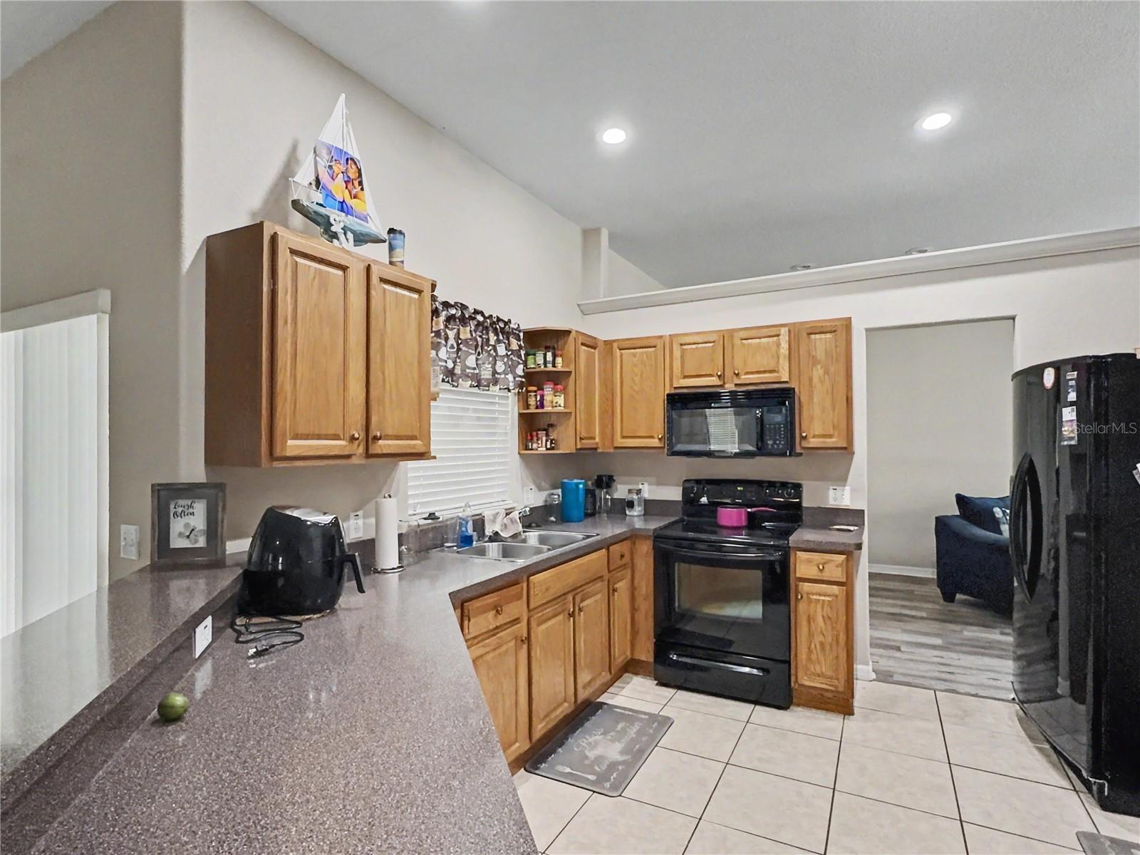 8155 Woodvine Cir, Lakeland, FL 33810 photo