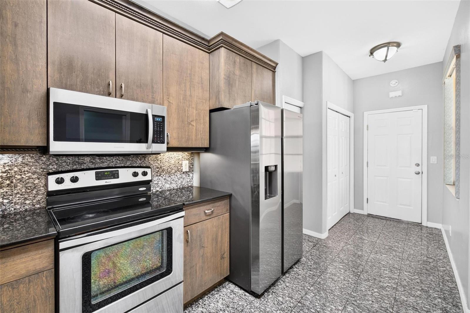 6400 46 Ave #16, Kenneth City, FL 33709 photo