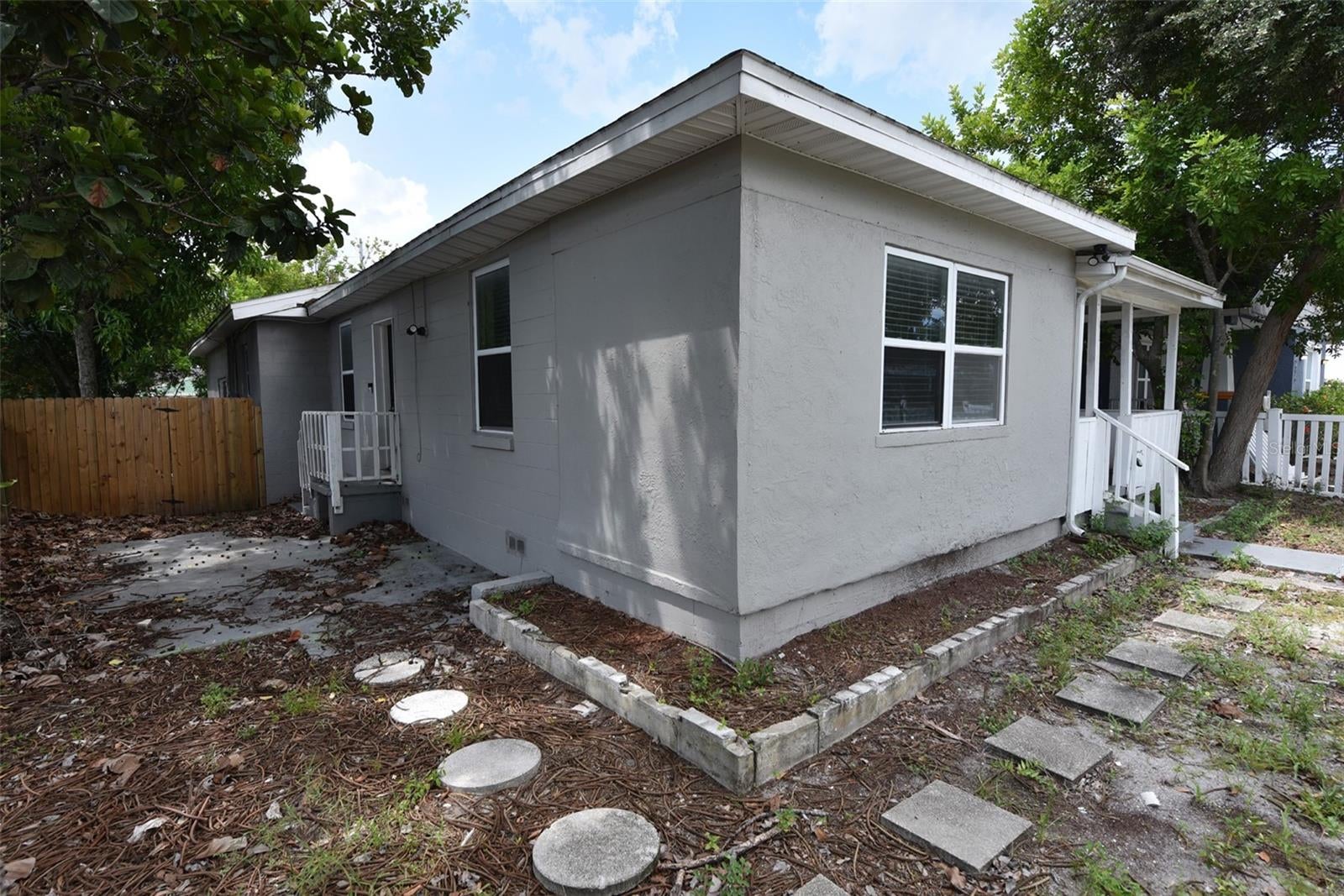 4642 10 Ave, Saint Petersburg, FL 33711 photo