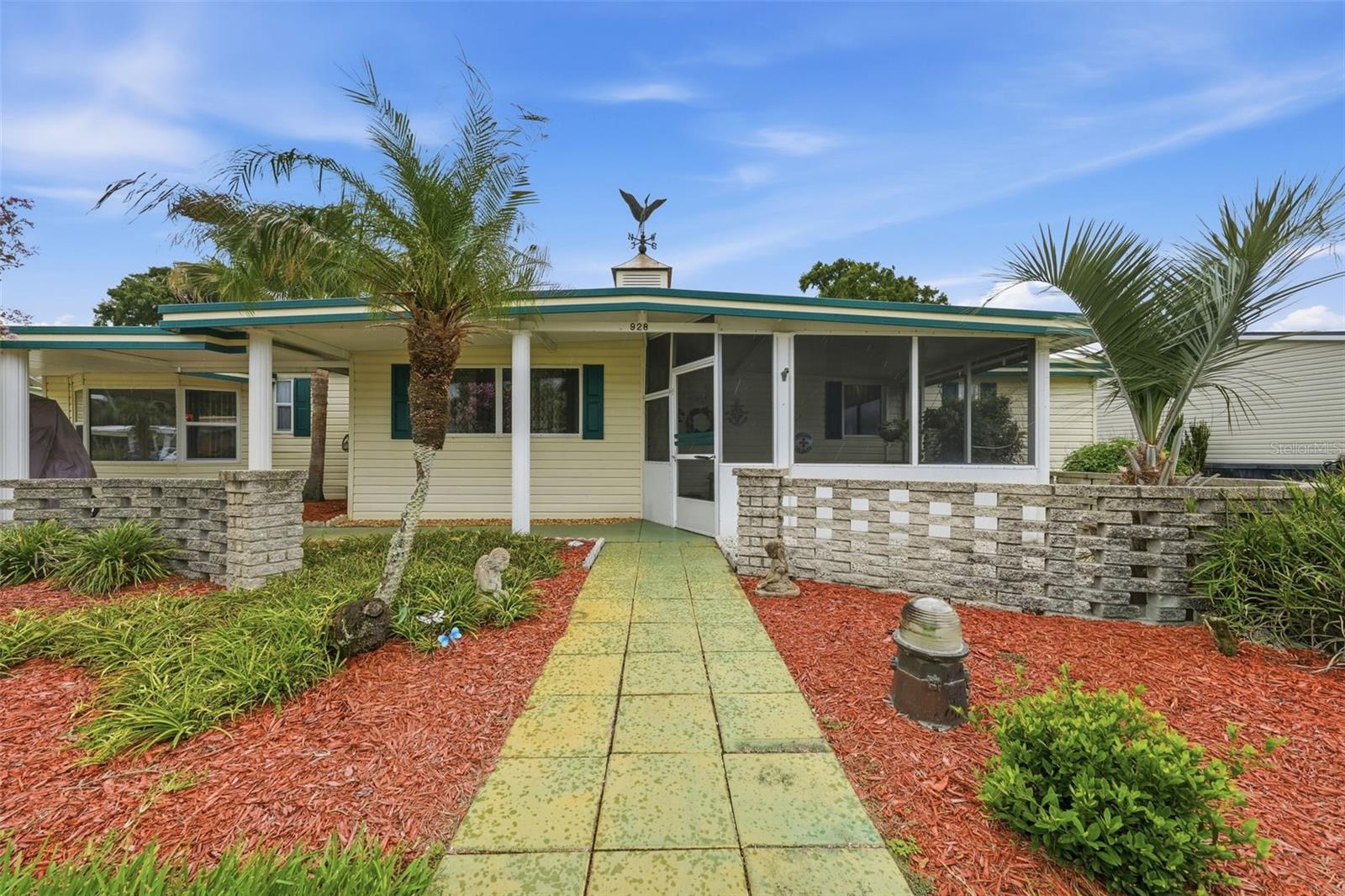 928 Morningview Dr, Tavares, FL 32778 photo