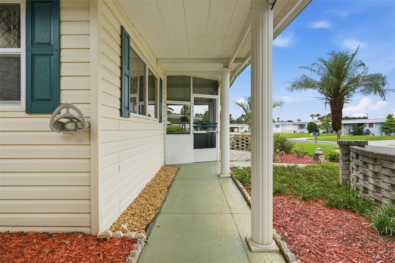 928 Morningview Dr, Tavares, FL 32778 photo