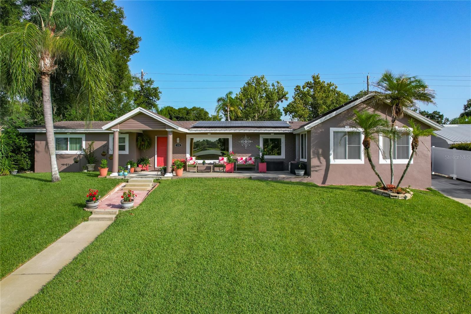 128 Lake Florence Dr, Winter Haven, FL 33884
