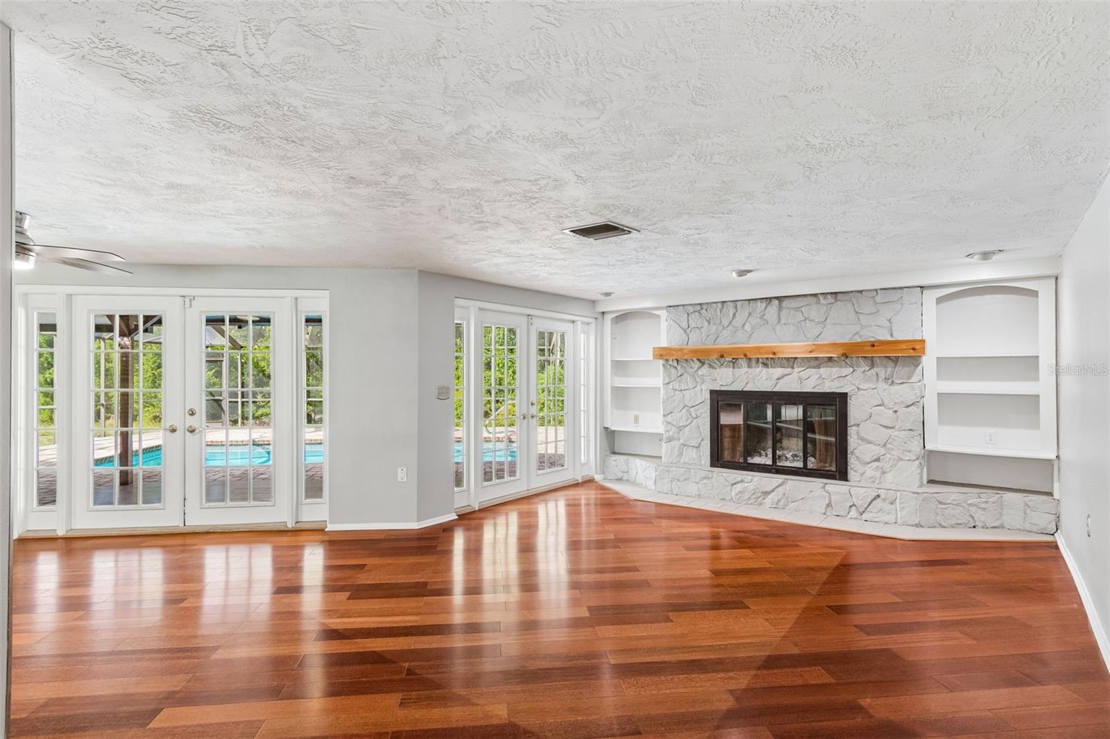 7635 Tanglewood Dr, New Port Richey, FL 34654 photo