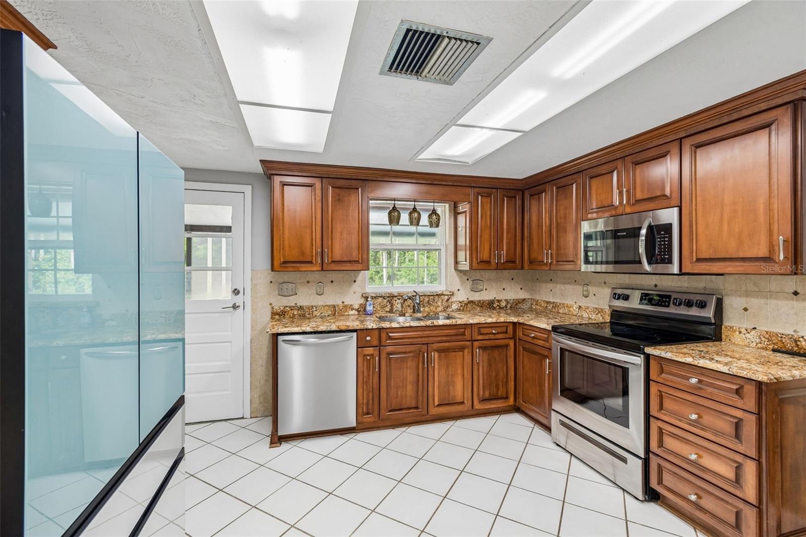 7635 Tanglewood Dr, New Port Richey, FL 34654 photo