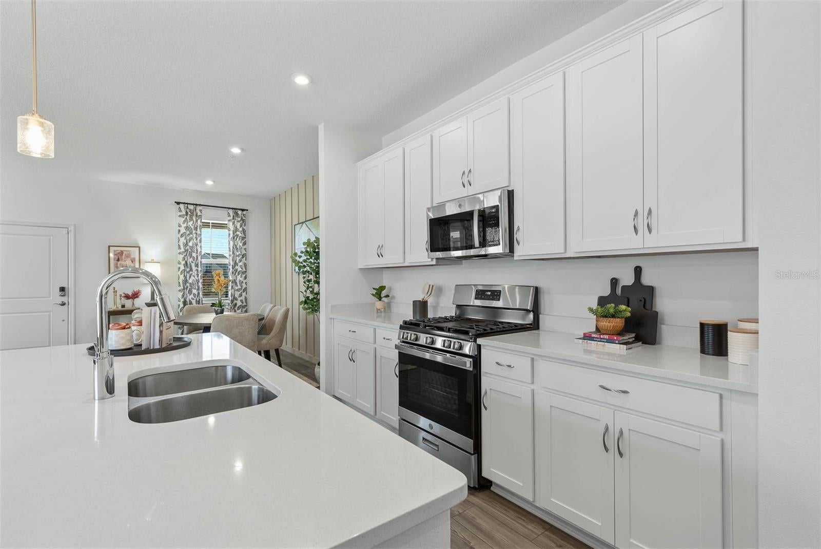 122 Anchor Line Dr, Apollo Beach, FL 33572 photo